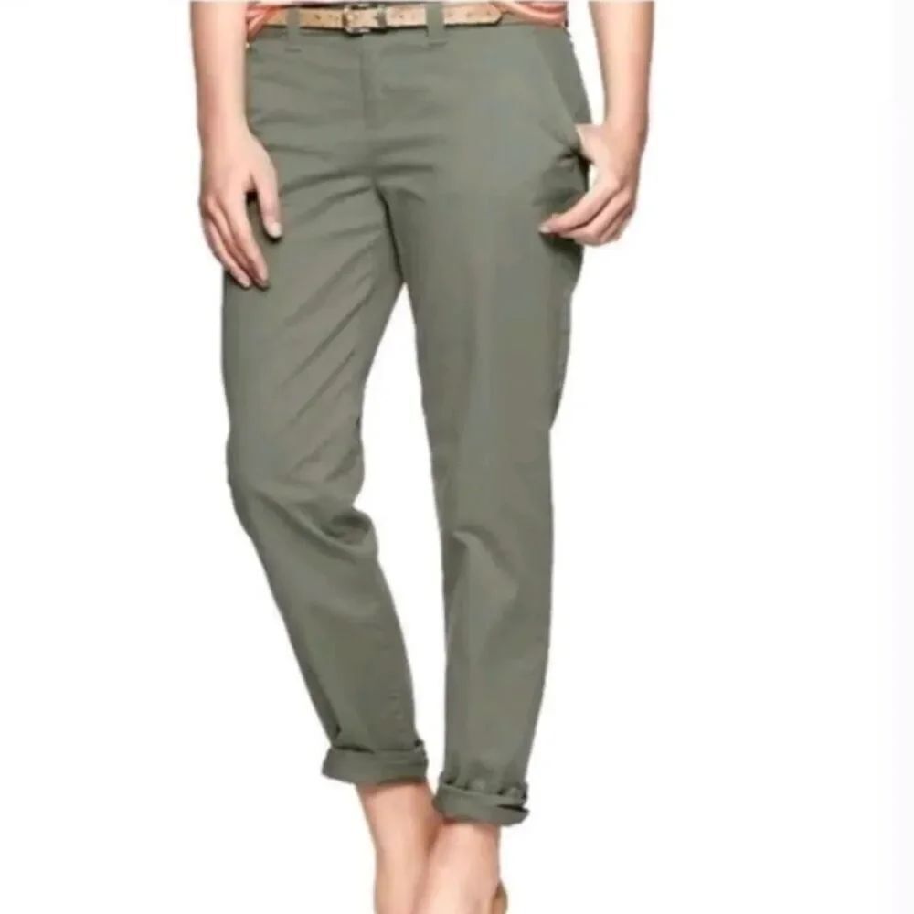 Khakis by Gap Broken In Straight size 2